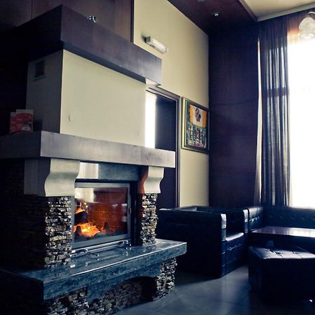 Romantique Veles Hotel Kültér fotó