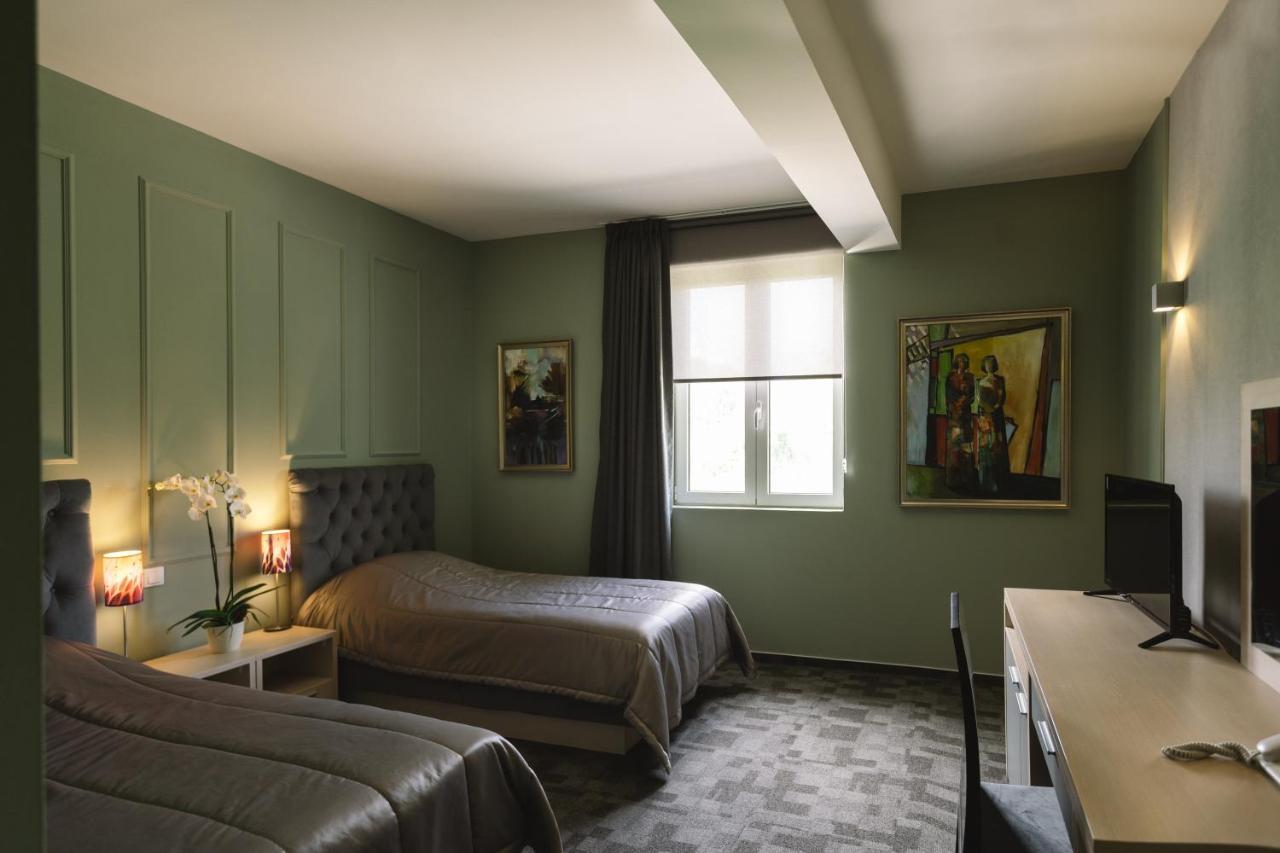 Romantique Veles Hotel Kültér fotó