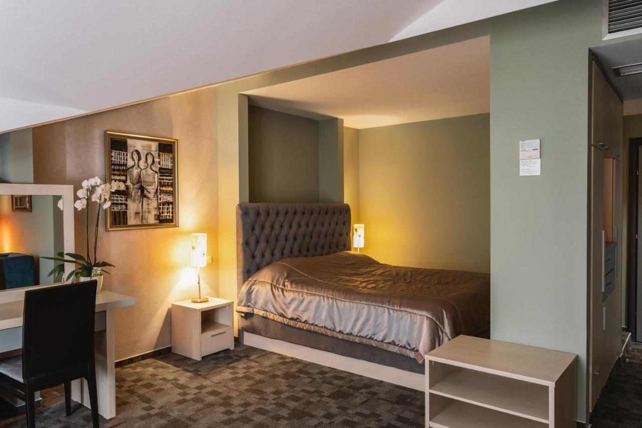 Romantique Veles Hotel Kültér fotó