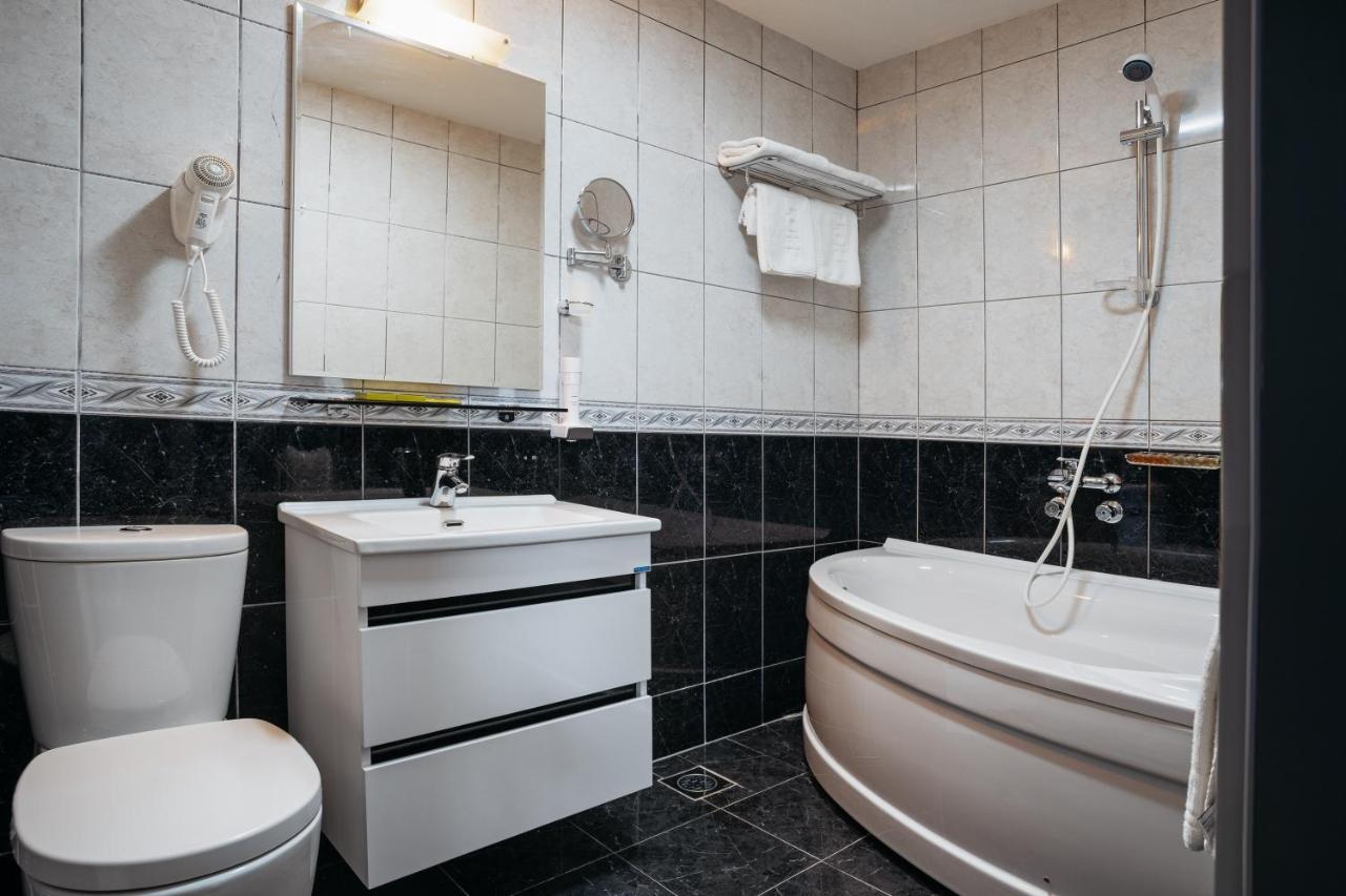 Romantique Veles Hotel Kültér fotó