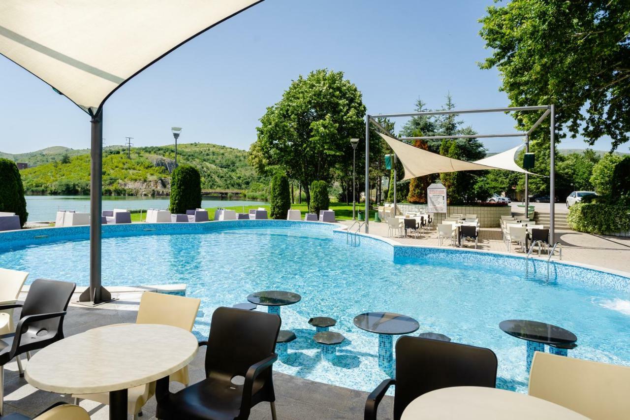 Romantique Veles Hotel Kültér fotó